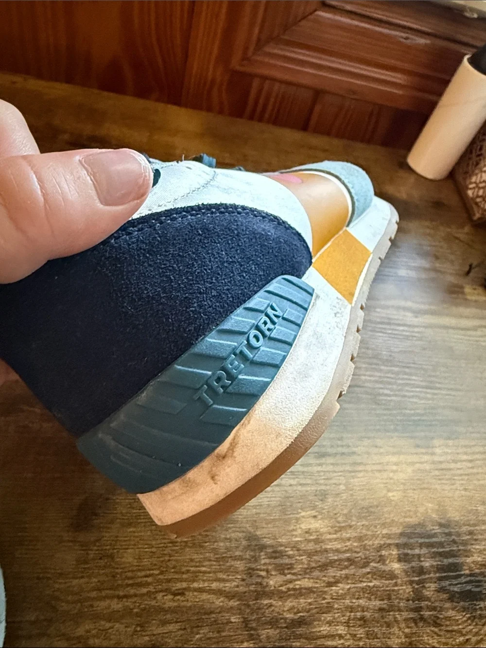 Tretorn Layola 2.0 Light Blue Retro Women’s Size 8.5 Striped Sneakers